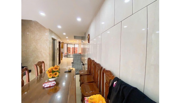 Nhà 3 Tầng  Gần Đại Học Ngân Hàng, Giá Hời Chỉ 4.5x19m, Sổ Hồng Riêng
